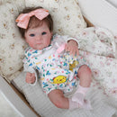 Boneca Reborn Bebê Clarissa Banho de Colo Suave que Aproxima e Olhinhos Azuis Cheios de Ternura