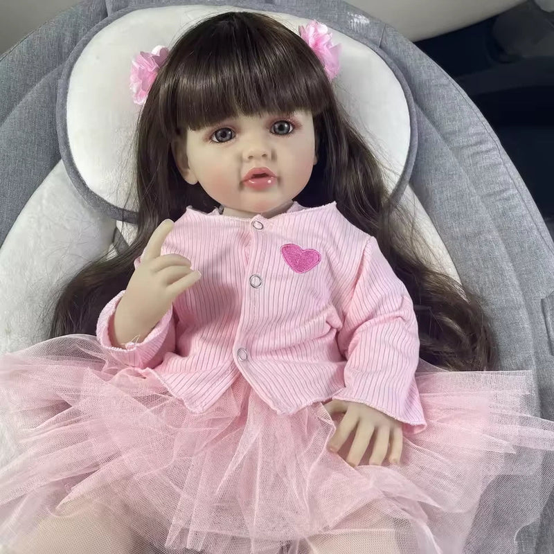 Boneca Reborn Bebê Jasmim Olhos Azuis Acolhedores e Corpinho de Silicone Macio para Banho